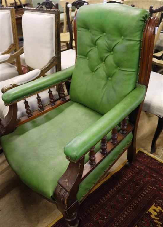 Victorian mahogany armchair(-)